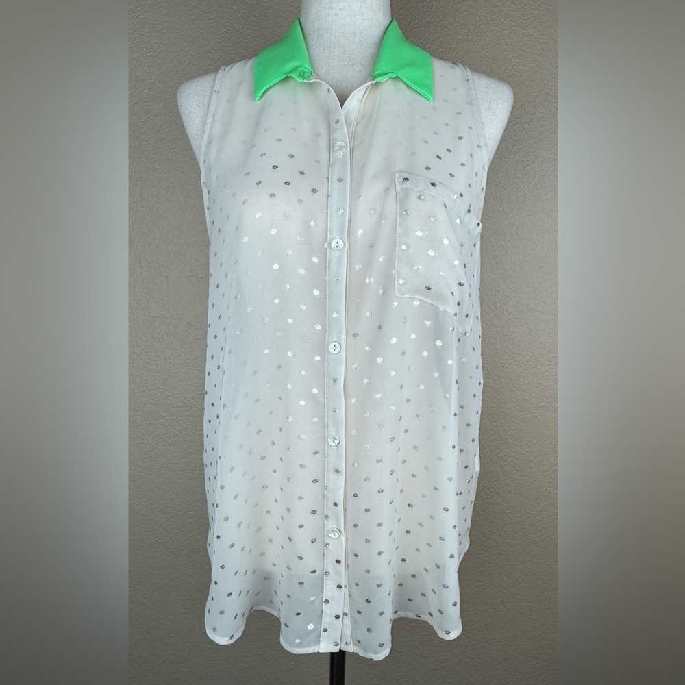 Lush Sheer Sleeveless, Polka Dot Blouse w/contrasting Bright Green Collar.Size M